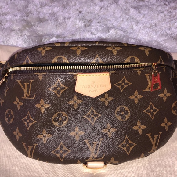 SOLD‼️ on TRADESY🚫Louis Vuitton bumbag - Picture 2 of 3